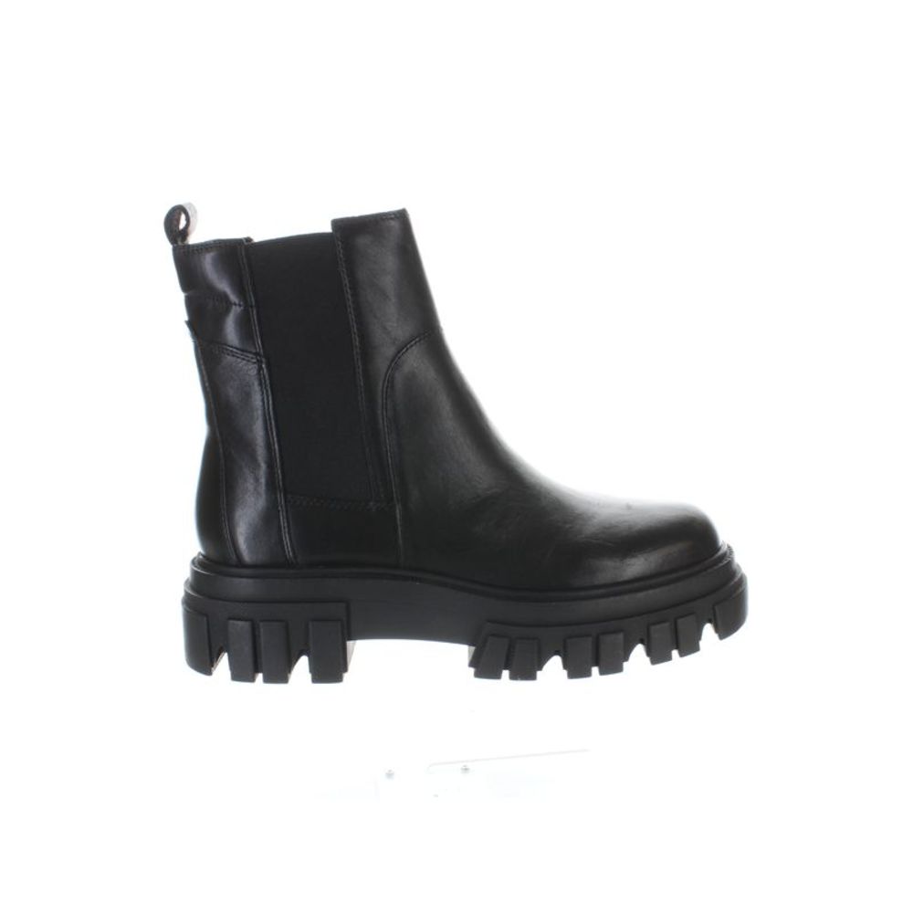 Marc Fisher Womens Black Chelsea Lug Boots Size 8 runs big more like a 9